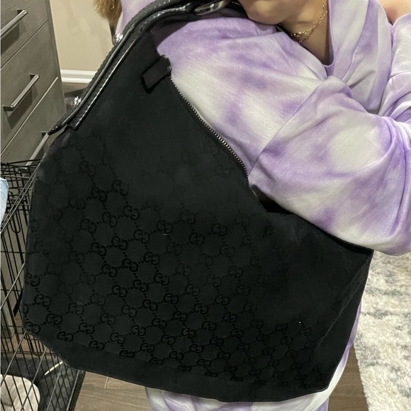Authentic black Gucci shoulder bag. - Picture 3 of 3